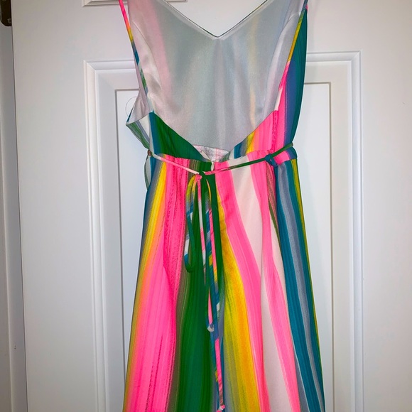 Blue blush multi colored romper with open back - Picture 2 of 2